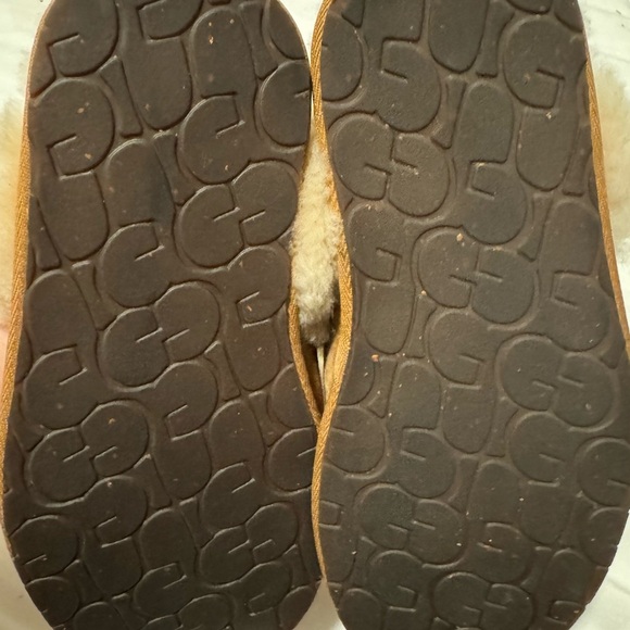 UGG Tan Shearling Scuffette Slippers  Size 6 - Picture 5 of 7